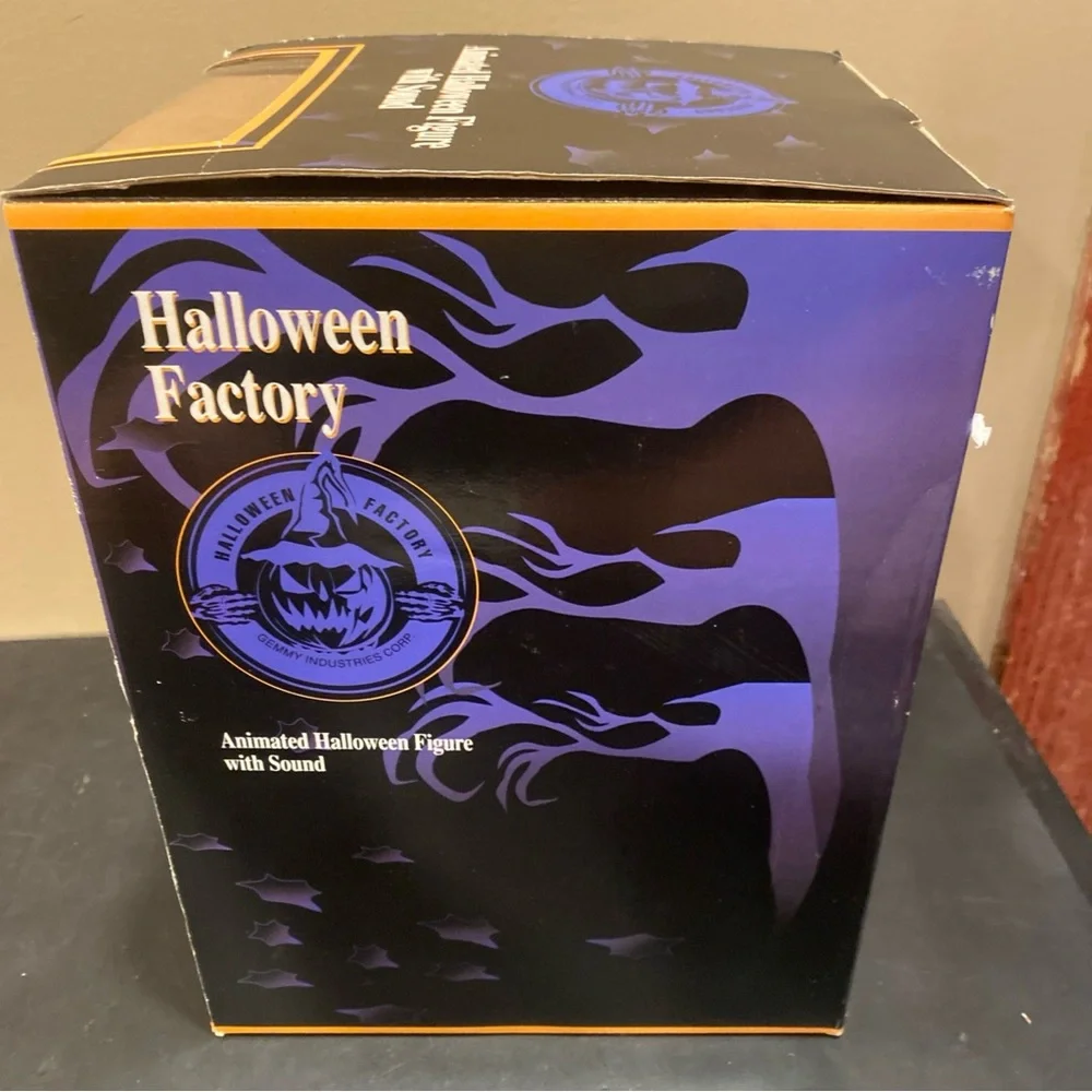 Vintage Gemmy Animated with Sound Witch Petting Cat w/ Light up Eyes - Picture 10 of 13